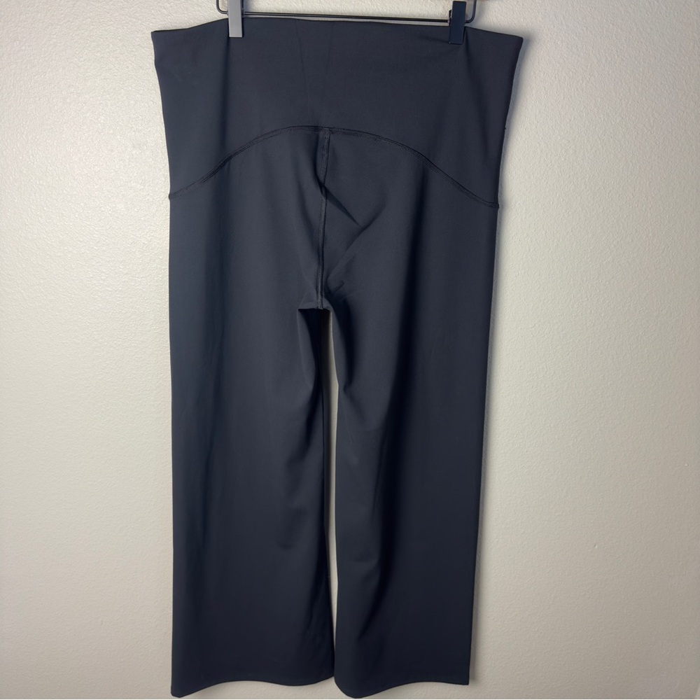 Spanx NWT Booty Boost Yoga Flare Legging Pants - Picture 9 of 12